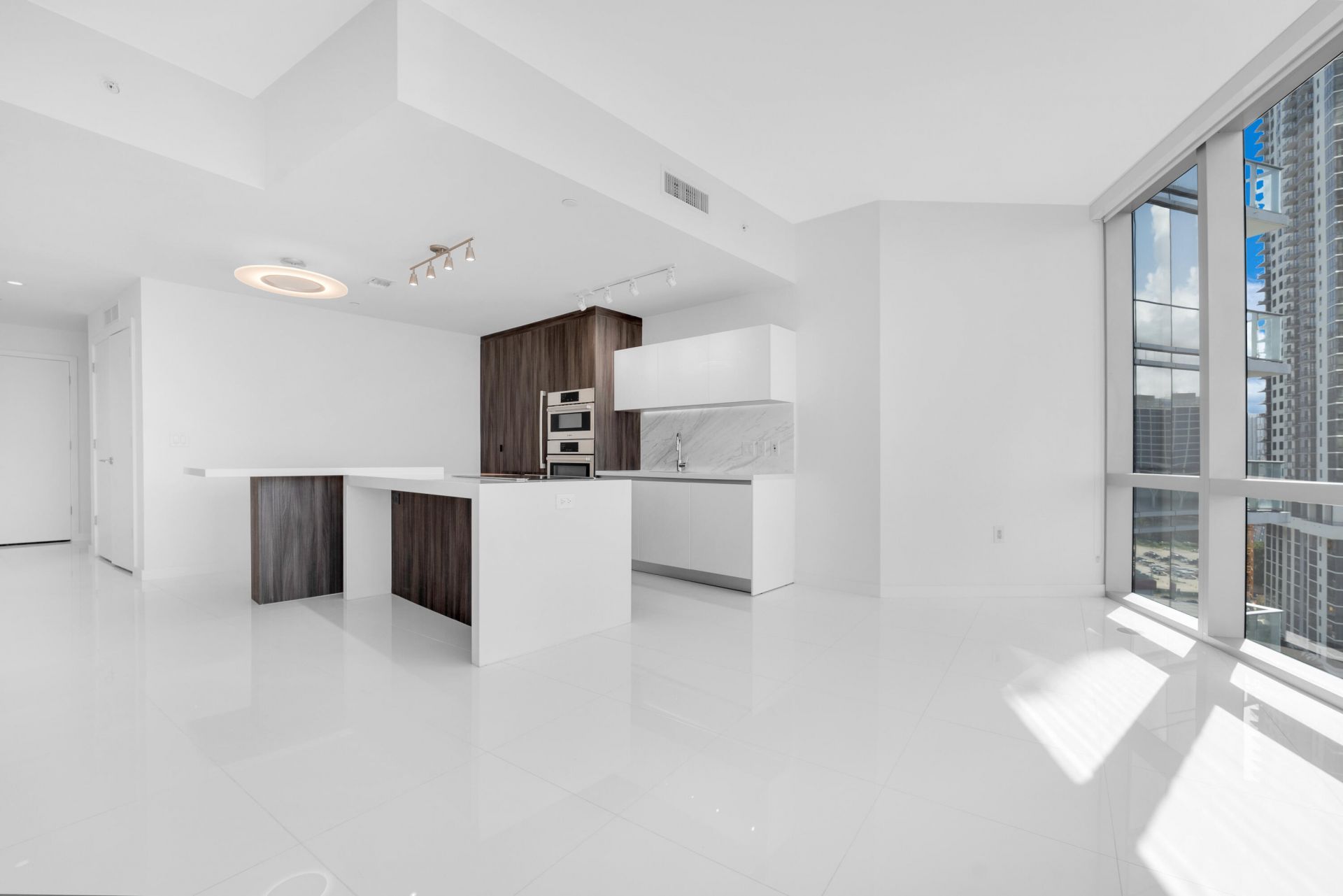851 NE 1st Avenue, Unit 1110, Miami, FL 33132 Photo