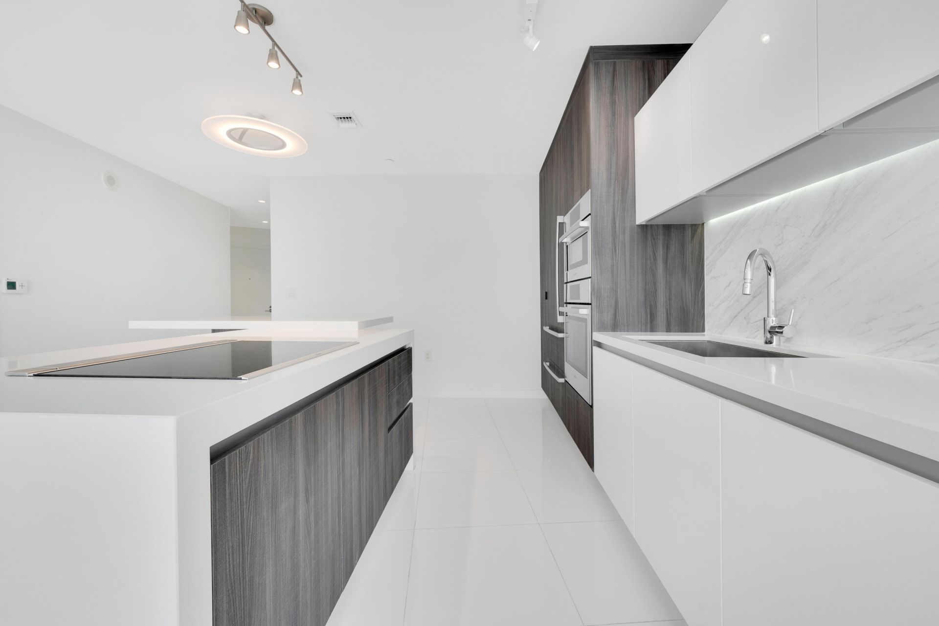 851 NE 1st Avenue, Unit 1110, Miami, FL 33132 Photo