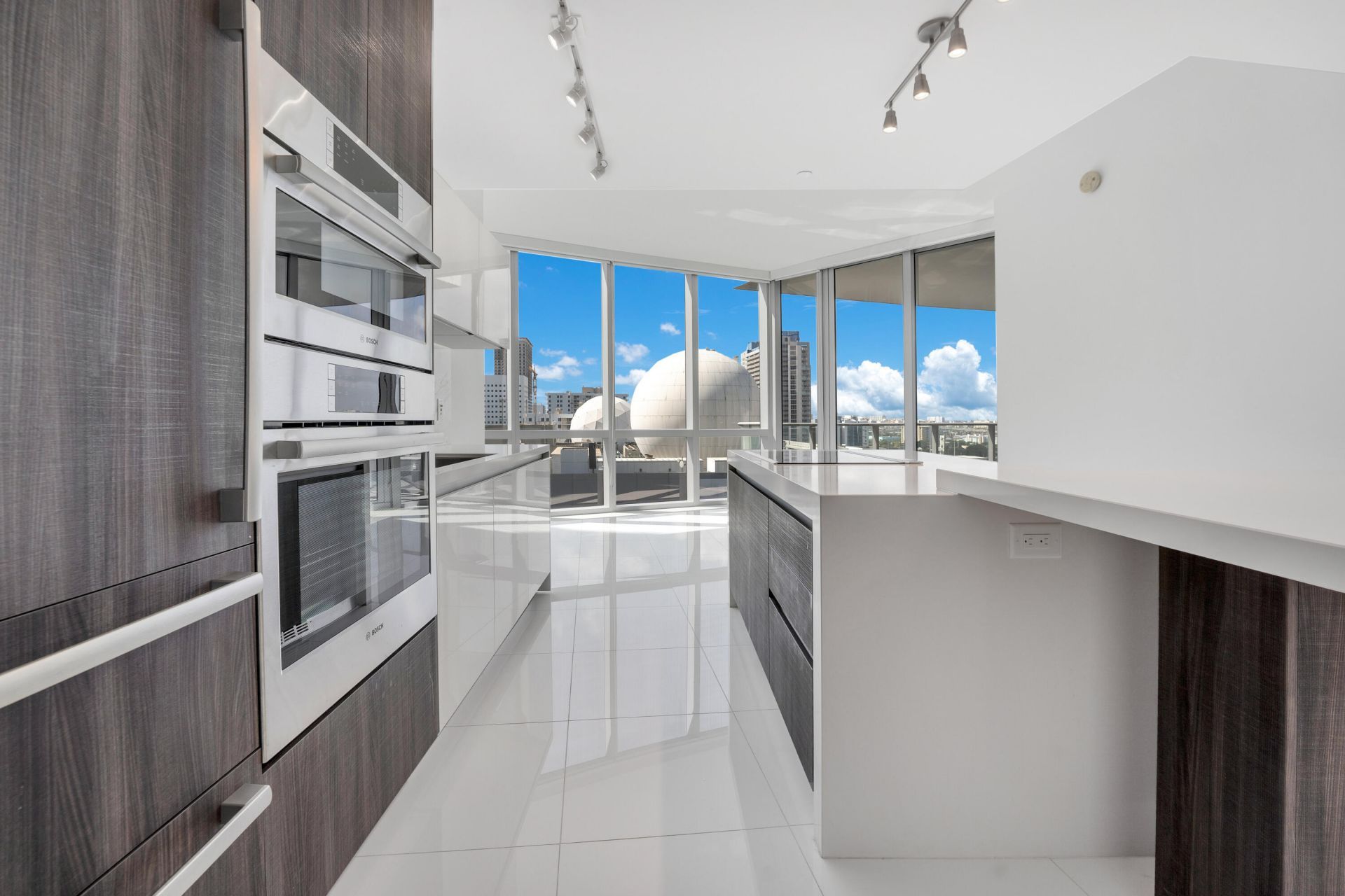 851 NE 1st Avenue, Unit 1110, Miami, FL 33132 Photo