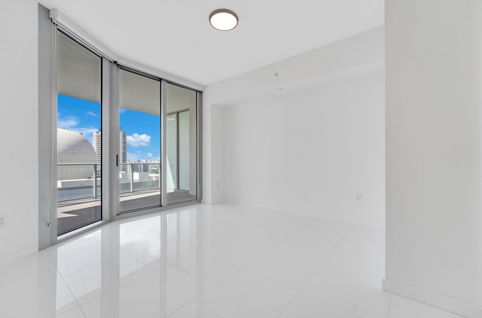 851 NE 1st Avenue, Unit 1110, Miami, FL 33132 Photo