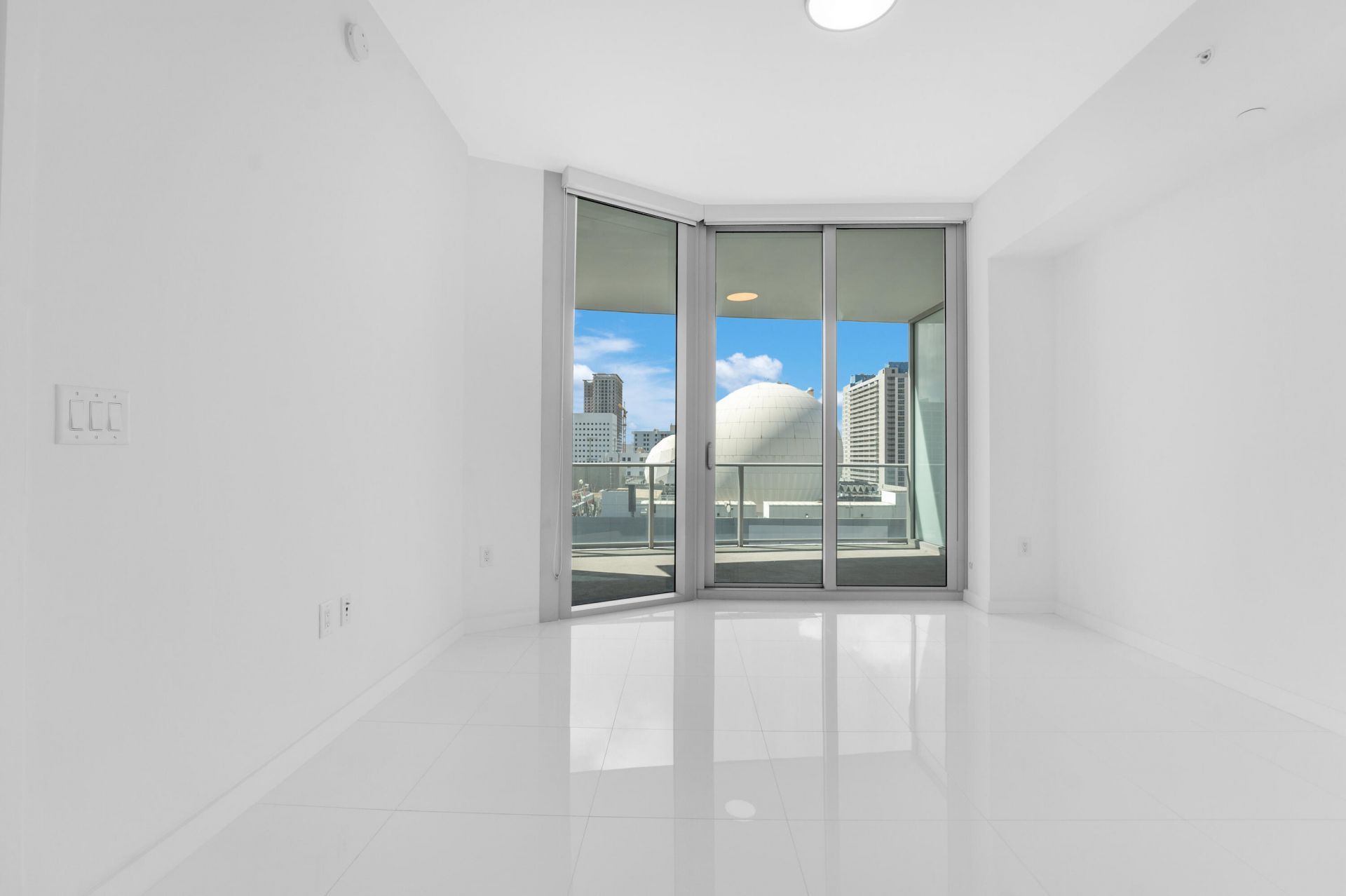 851 NE 1st Avenue, Unit 1110, Miami, FL 33132 Photo