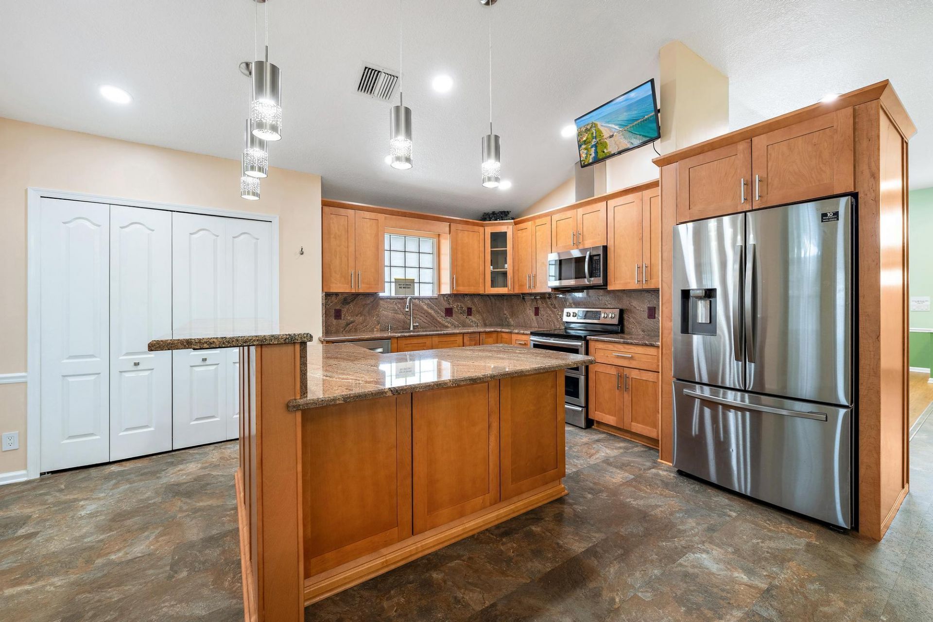 2021 Normandy Circle, West Palm Beach, FL 33409 Photo