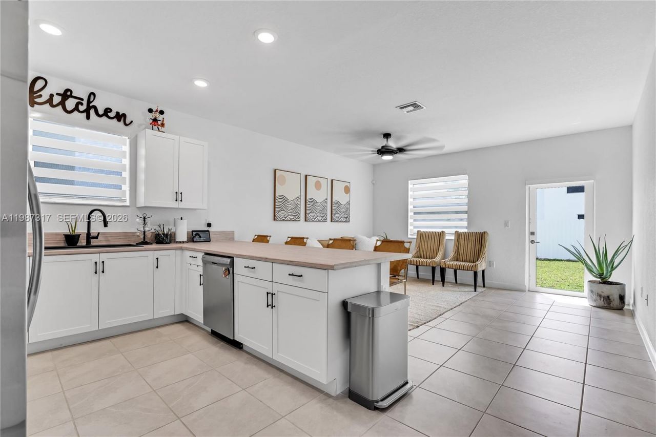 12728 SW 214th Ter, Miami, FL 33177 Photo