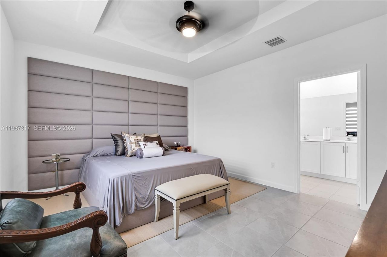 12728 SW 214th Ter, Miami, FL 33177 Photo