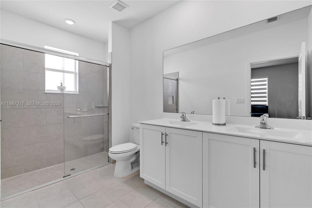 12728 SW 214th Ter, Miami, FL 33177 Photo