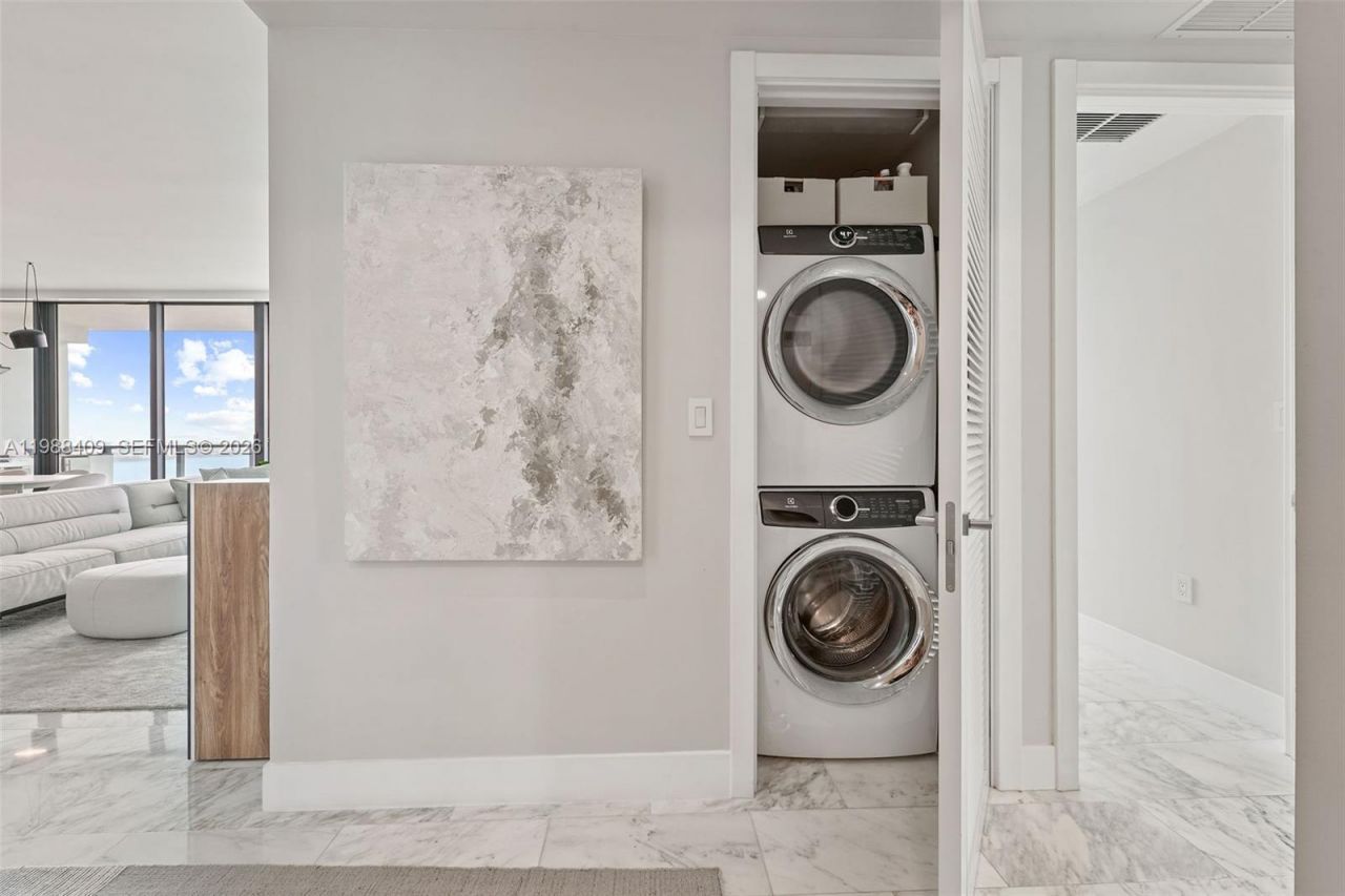 1451 Brickell Ave , Unit 2802, Miami, FL 33131 Photo