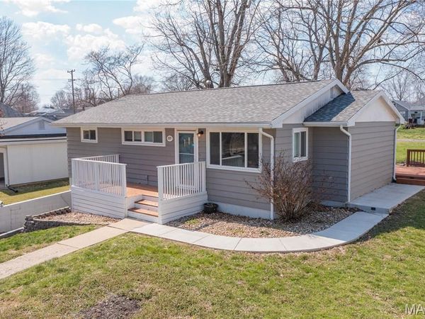 1015 N 4th Street, Vandalia, IL 62471