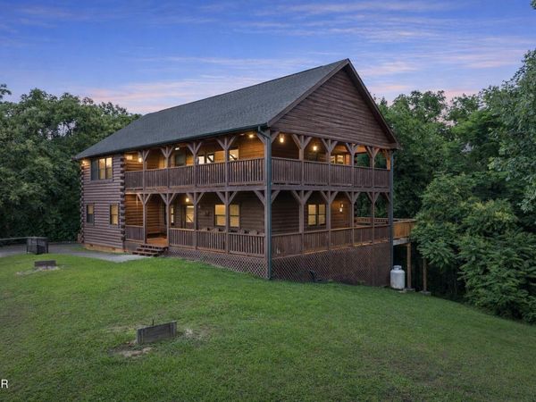 2039 Oakmont Drive, Sevierville, TN 37876