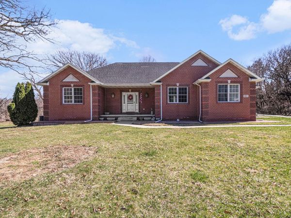9011 Park Valley Court, Hobart, IN 46342