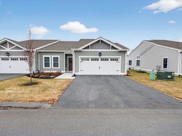 10 Logans Run, Unit 10, Millbury, MA 01527