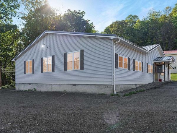 427 Morgantown Street, Kingwood, WV 26537