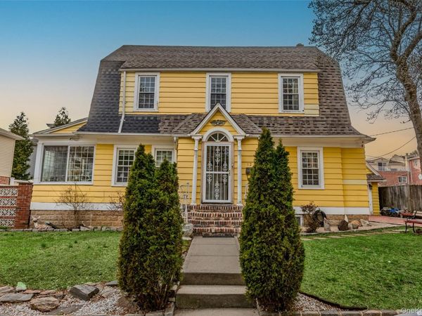 12-40 Beech Court , College Point, NY 11356