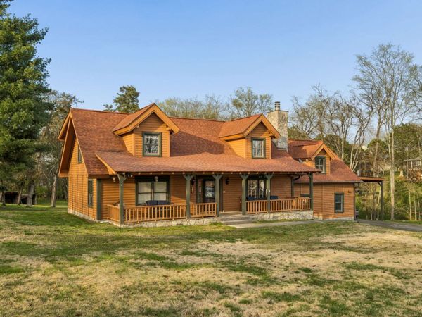 1201 Dickerson Bay Dr, Gallatin, TN 37066