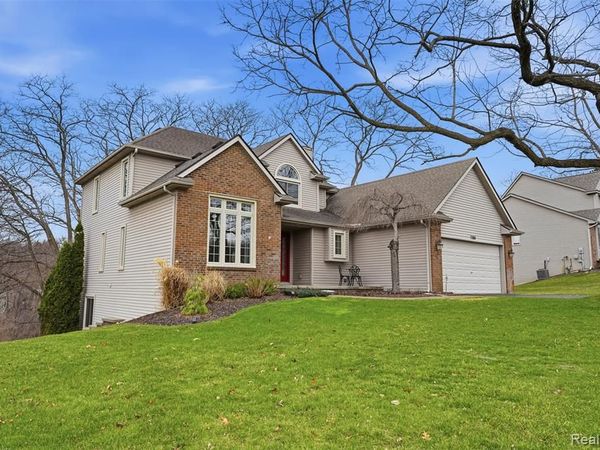 7288 Foxgate Drive, Green Oak Twp, MI 48116