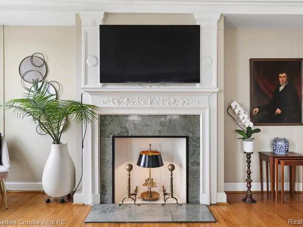 15 E Kirby Street, Detroit, MI 48202