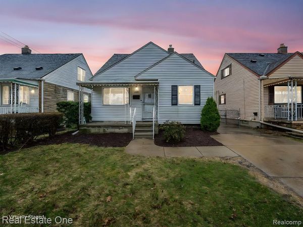 2209 Thomas Street, Lincoln Park, MI 48146