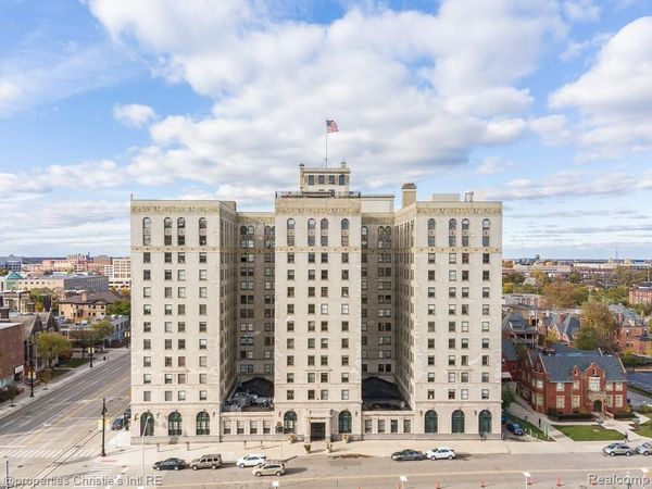 15 E Kirby Street, Detroit, MI 48202