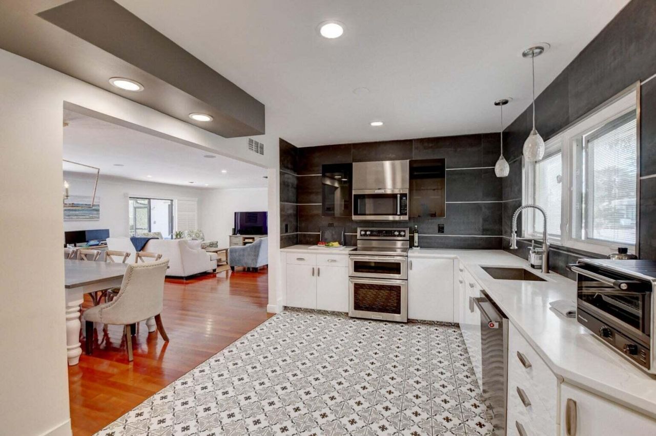 2700 Spanish River Road, Boca Raton, FL 33432 Photo