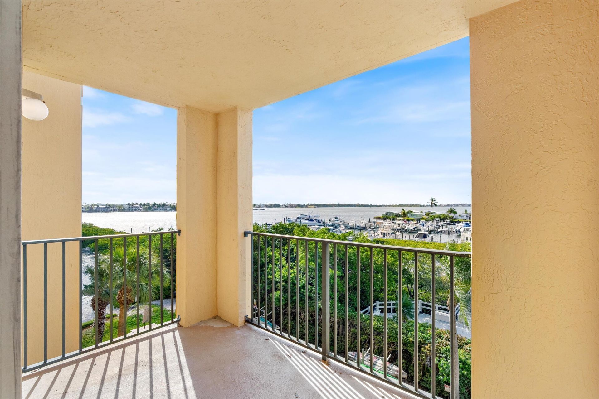 1200 Scotia Drive, Unit 404, Hypoluxo, FL 33462 Photo