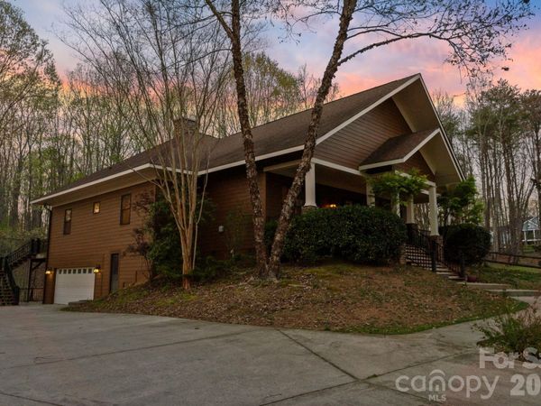 146 Harbor Watch Drive N, Statesville, NC 28677