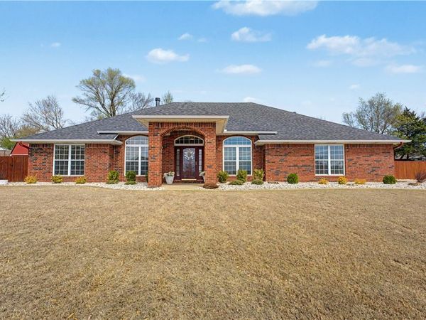 504 Fairway Circle, Springdale, AR 72764
