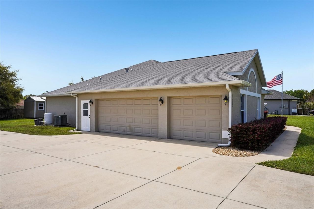 13116 Glenview Lane , Grand Island, FL 32735 Photo