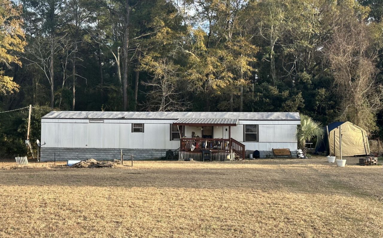 40 Hillview Road Photo 5