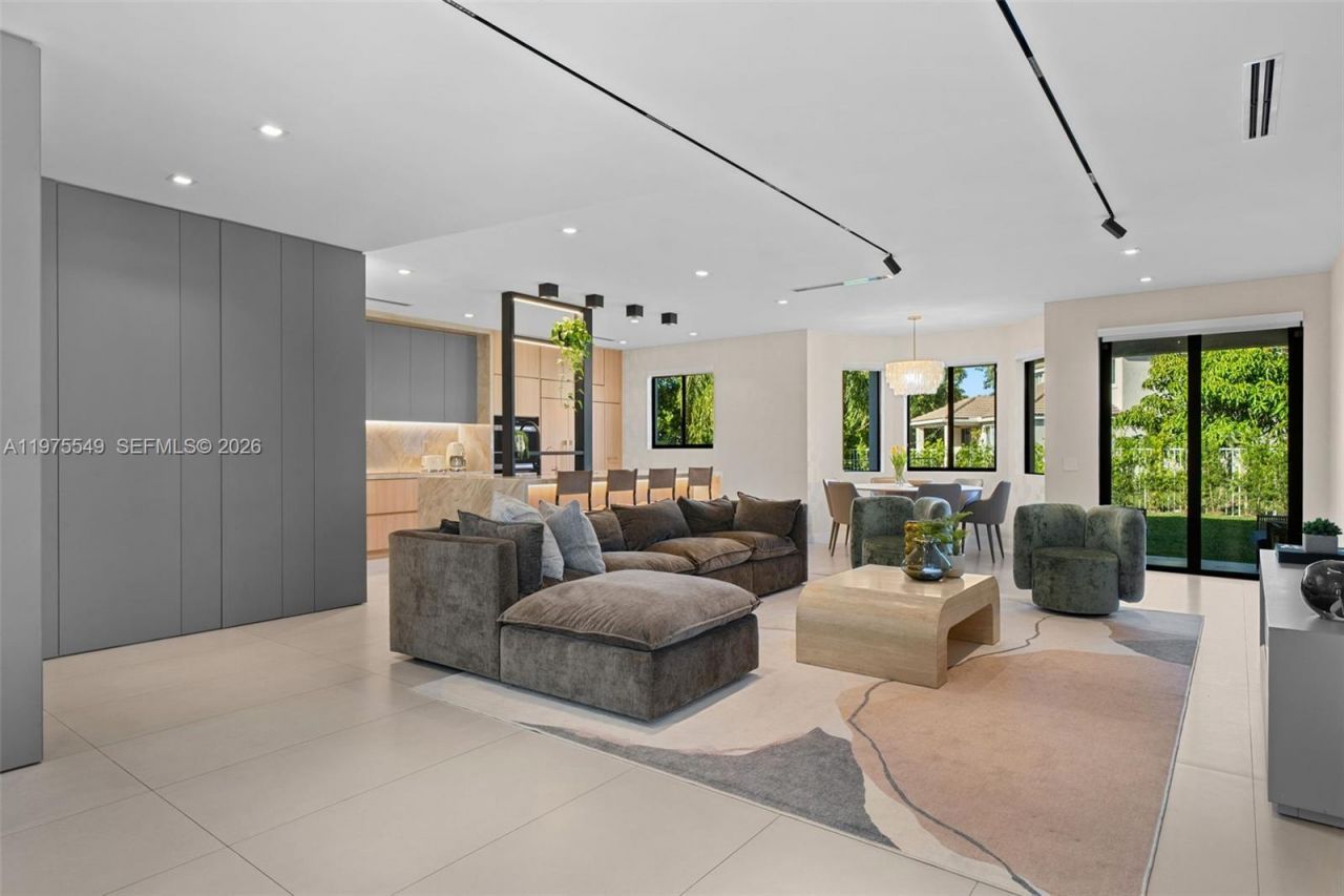 1077 Golden Cane Dr , Weston, FL 33327 Photo