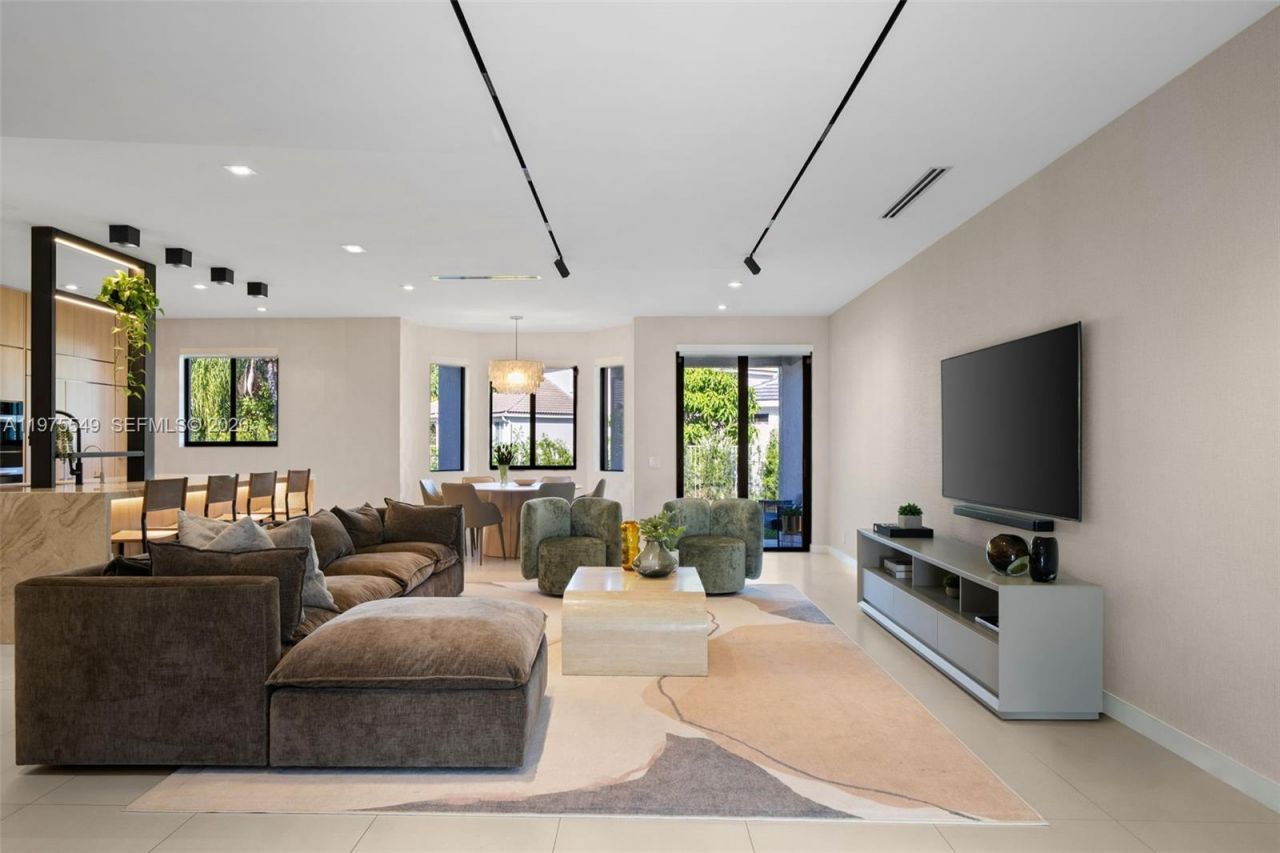 1077 Golden Cane Dr , Weston, FL 33327 Photo