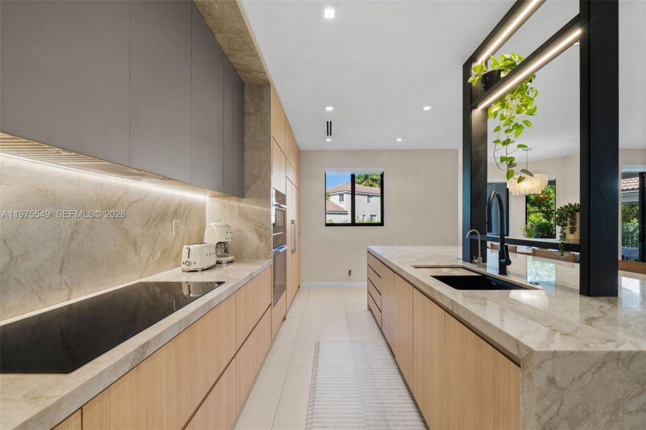 1077 Golden Cane Dr , Weston, FL 33327 Photo