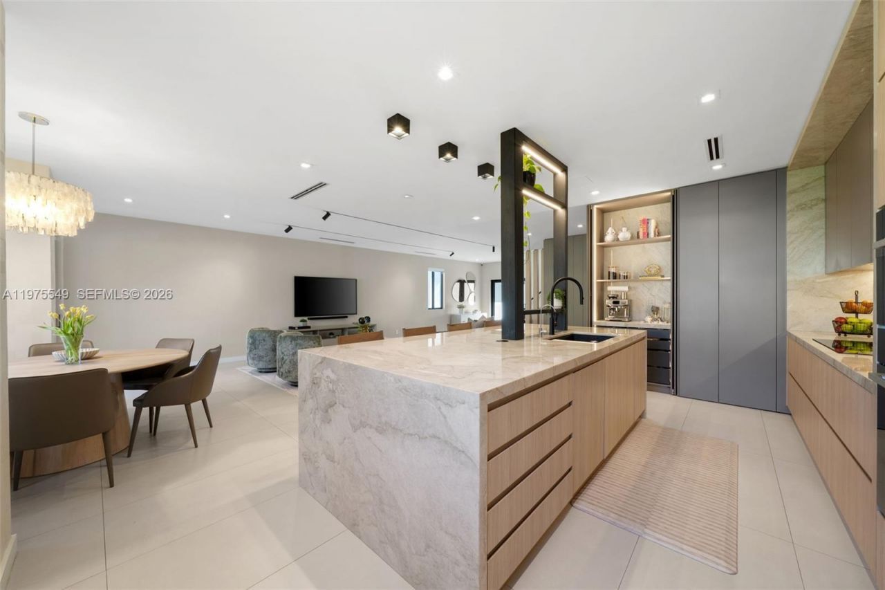 1077 Golden Cane Dr , Weston, FL 33327 Photo