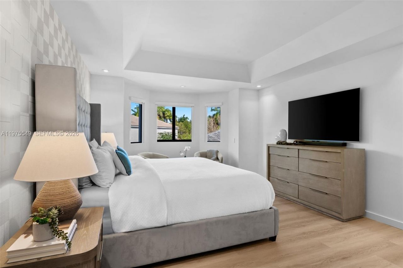 1077 Golden Cane Dr , Weston, FL 33327 Photo