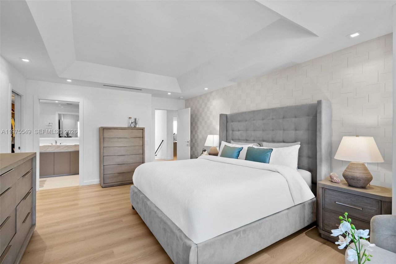 1077 Golden Cane Dr , Weston, FL 33327 Photo