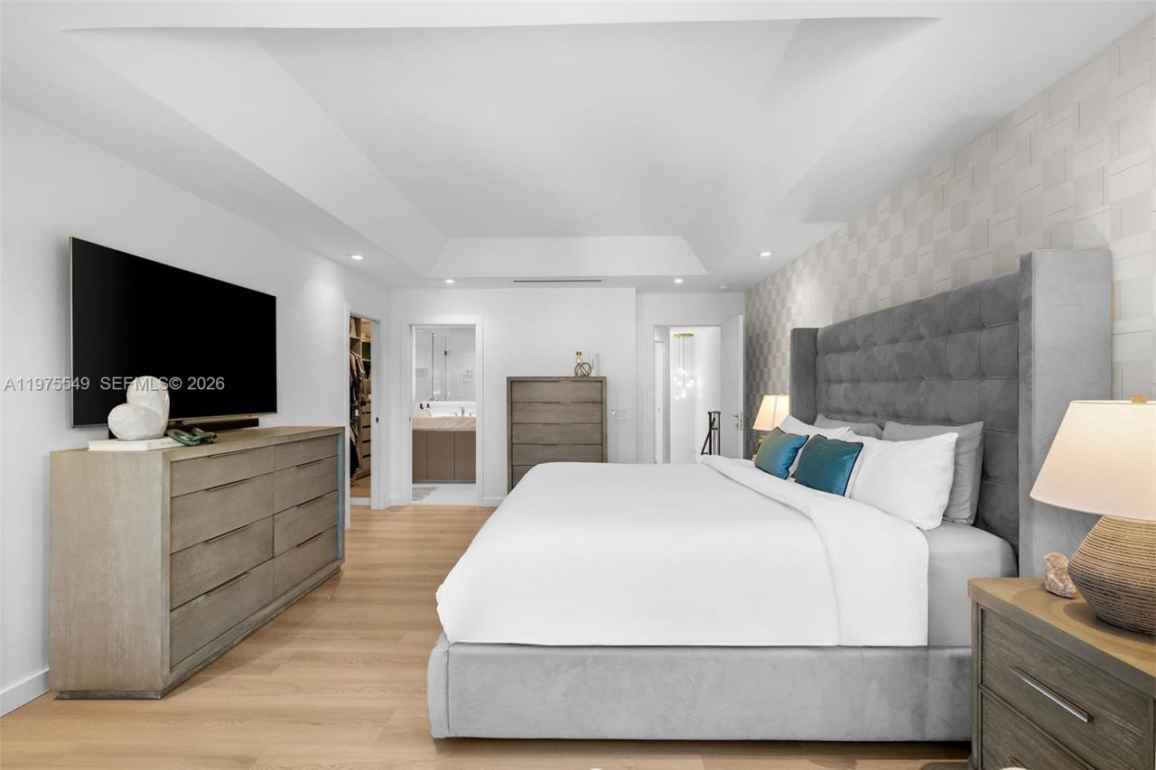 1077 Golden Cane Dr , Weston, FL 33327 Photo