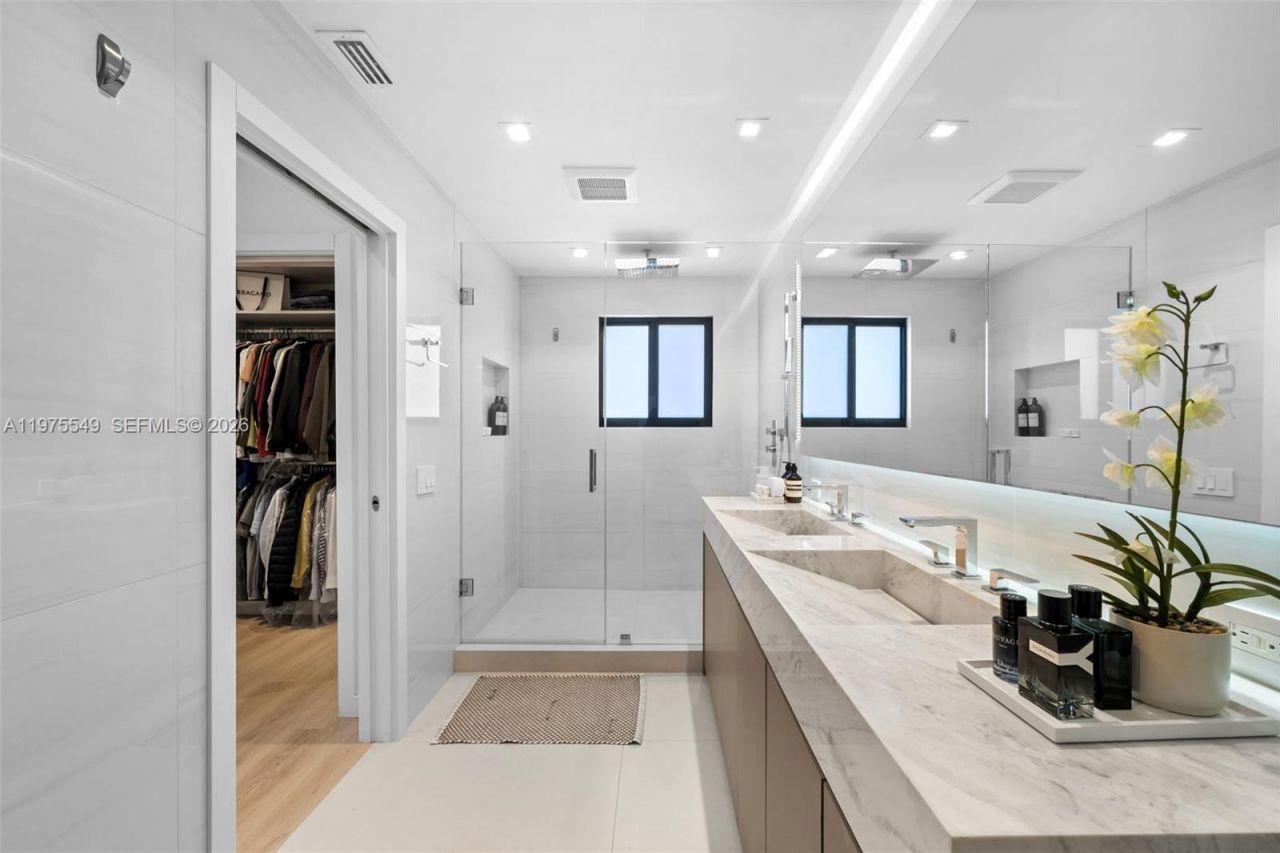 1077 Golden Cane Dr , Weston, FL 33327 Photo