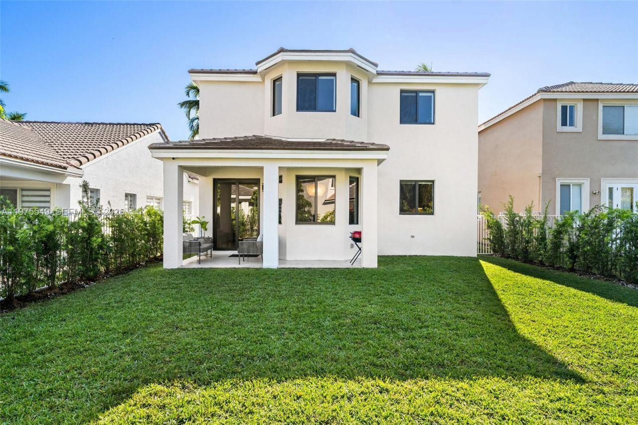 1077 Golden Cane Dr , Weston, FL 33327 Photo