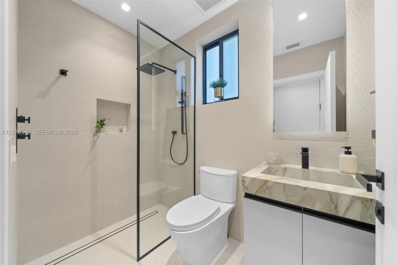 1077 Golden Cane Dr , Weston, FL 33327 Photo