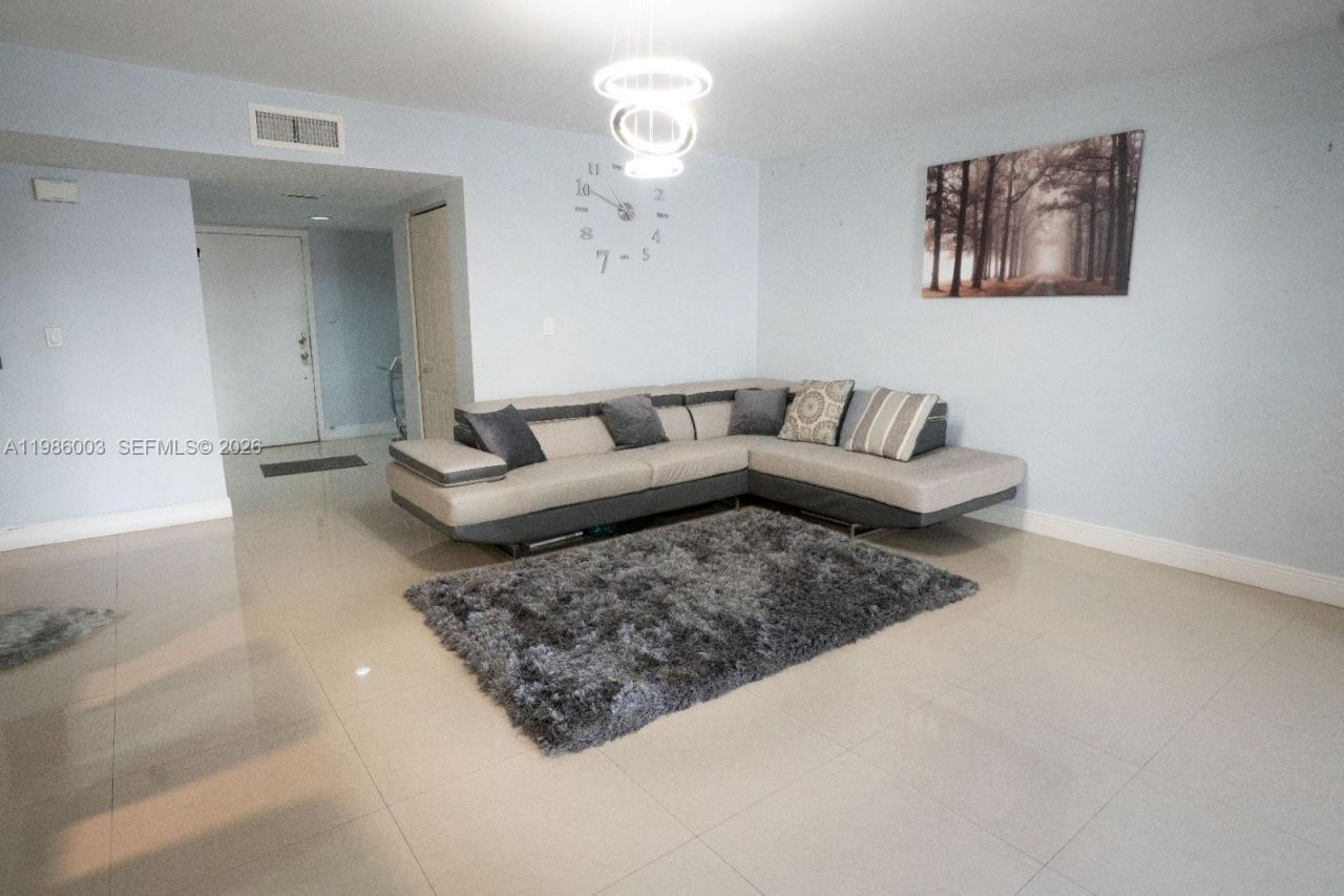 333 Ives Dairy Rd , Unit A33306, Miami, FL 33179 Photo