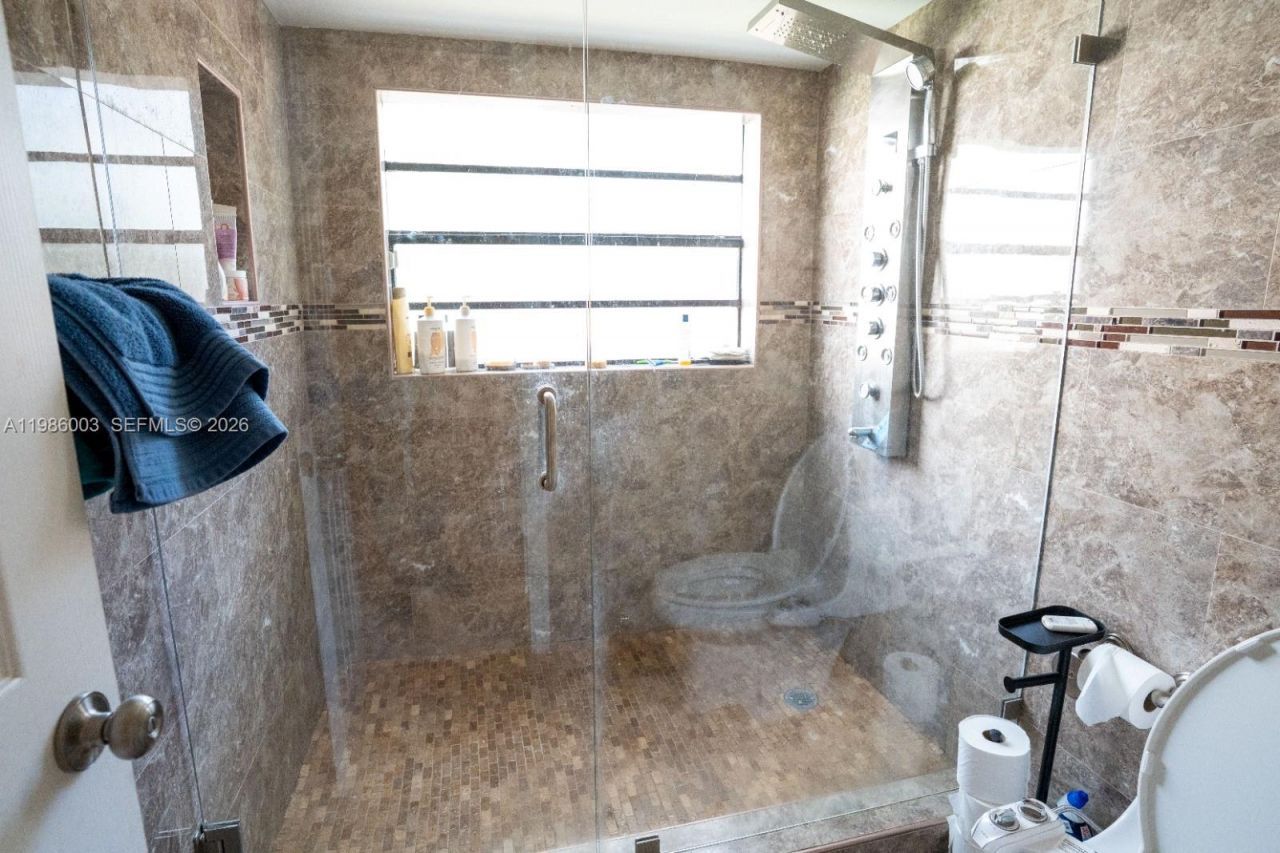 333 Ives Dairy Rd, Unit A33306, Miami, FL 33179 Photo