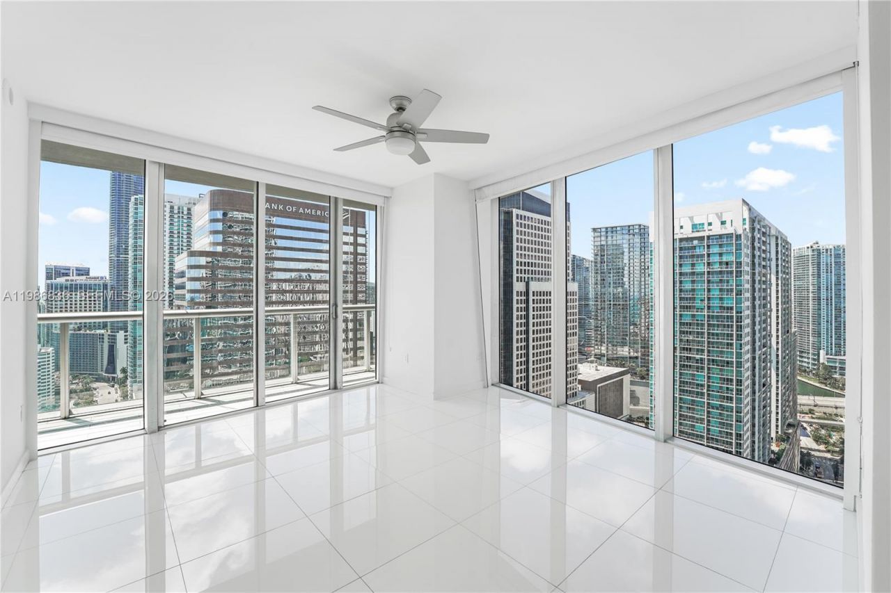 495 Brickell Ave , Unit 3311, Miami, FL 33131 Photo