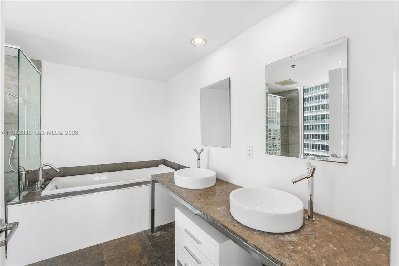 495 Brickell Ave , Unit 3311, Miami, FL 33131 Photo