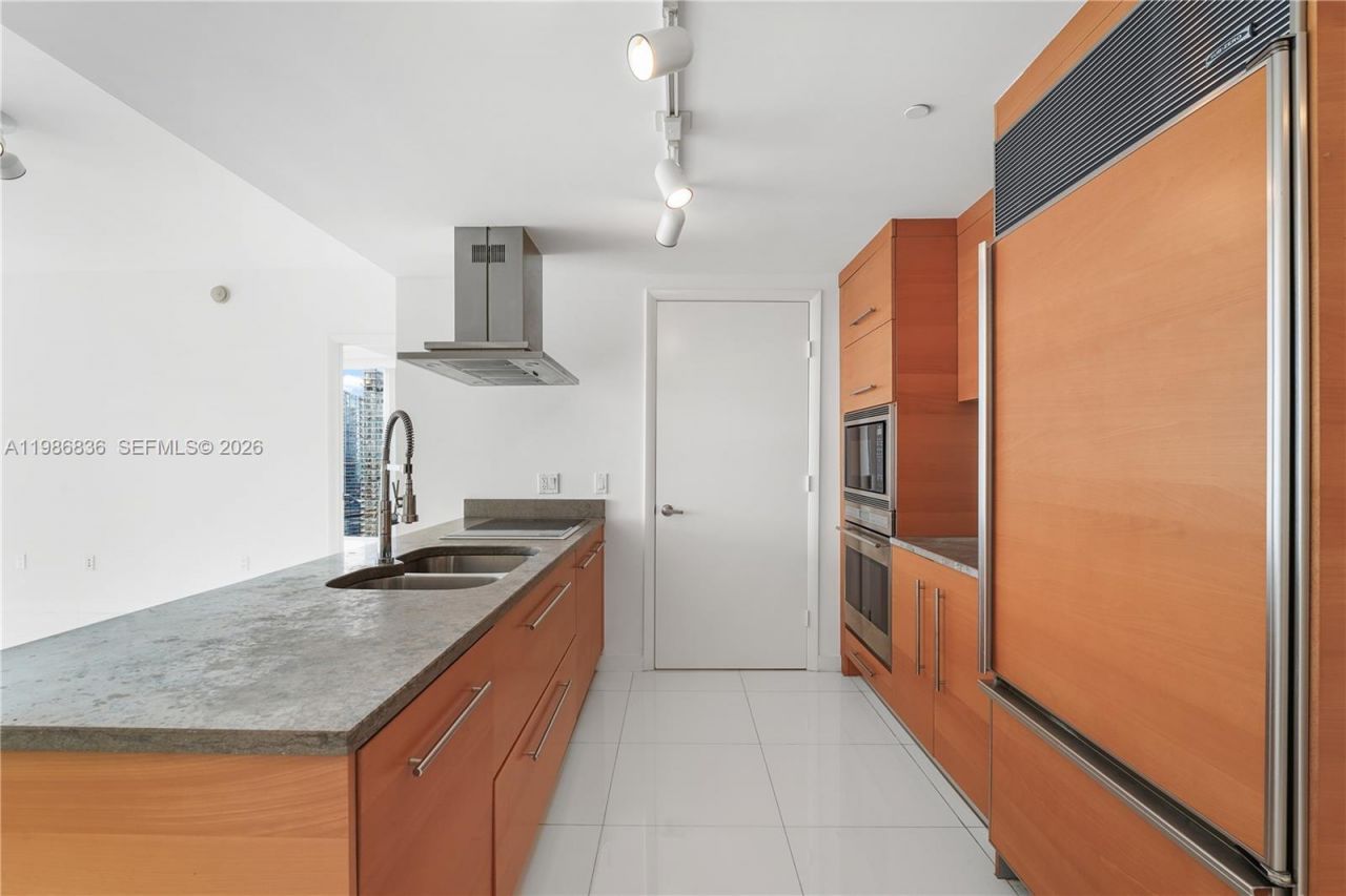 495 Brickell Ave , Unit 3311, Miami, FL 33131 Photo