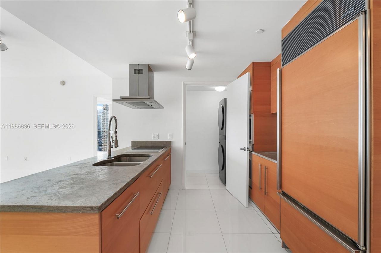 495 Brickell Ave , Unit 3311, Miami, FL 33131 Photo