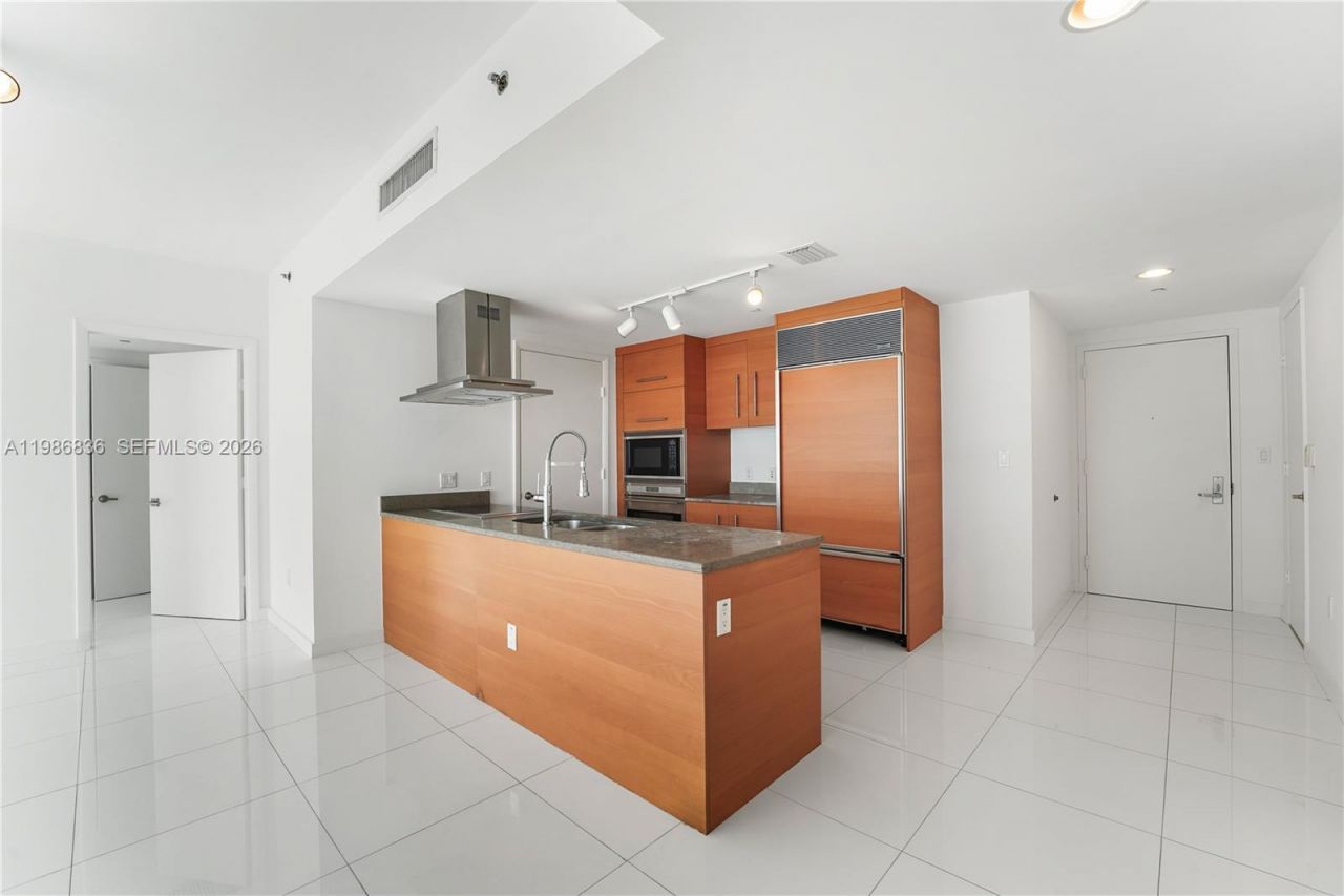 495 Brickell Ave , Unit 3311, Miami, FL 33131 Photo