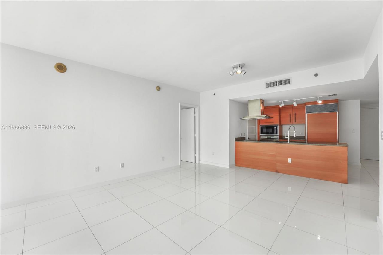 495 Brickell Ave , Unit 3311, Miami, FL 33131 Photo