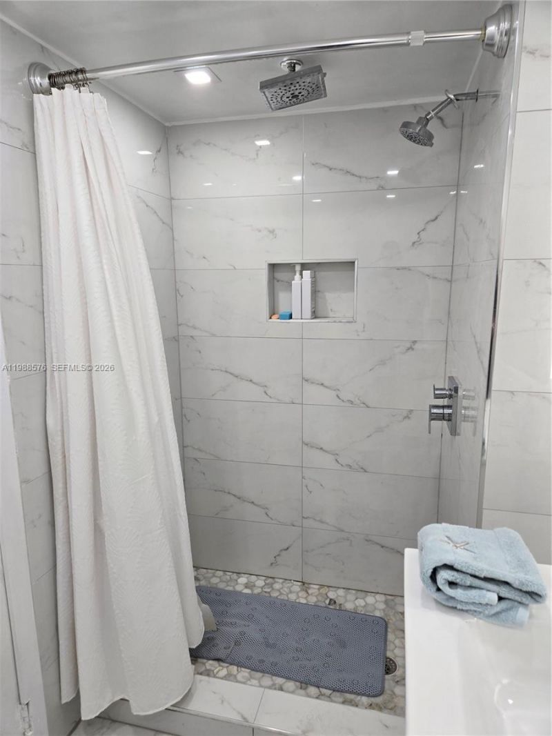 2750 NE 183rd St , Unit 2205 T, Aventura, FL 33160 Photo