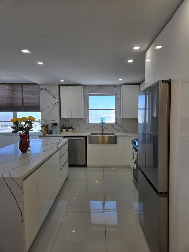 2750 NE 183rd St , Unit 2205 T, Aventura, FL 33160 Photo