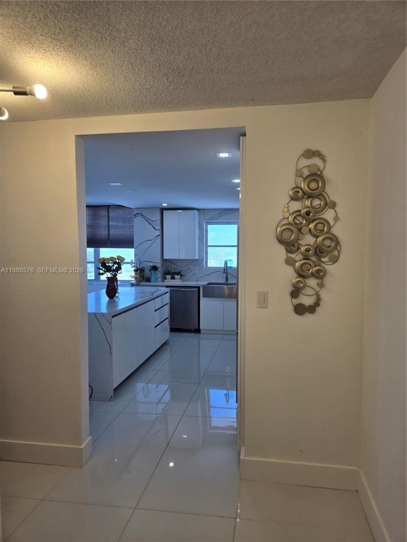 2750 NE 183rd St , Unit 2205 T, Aventura, FL 33160 Photo