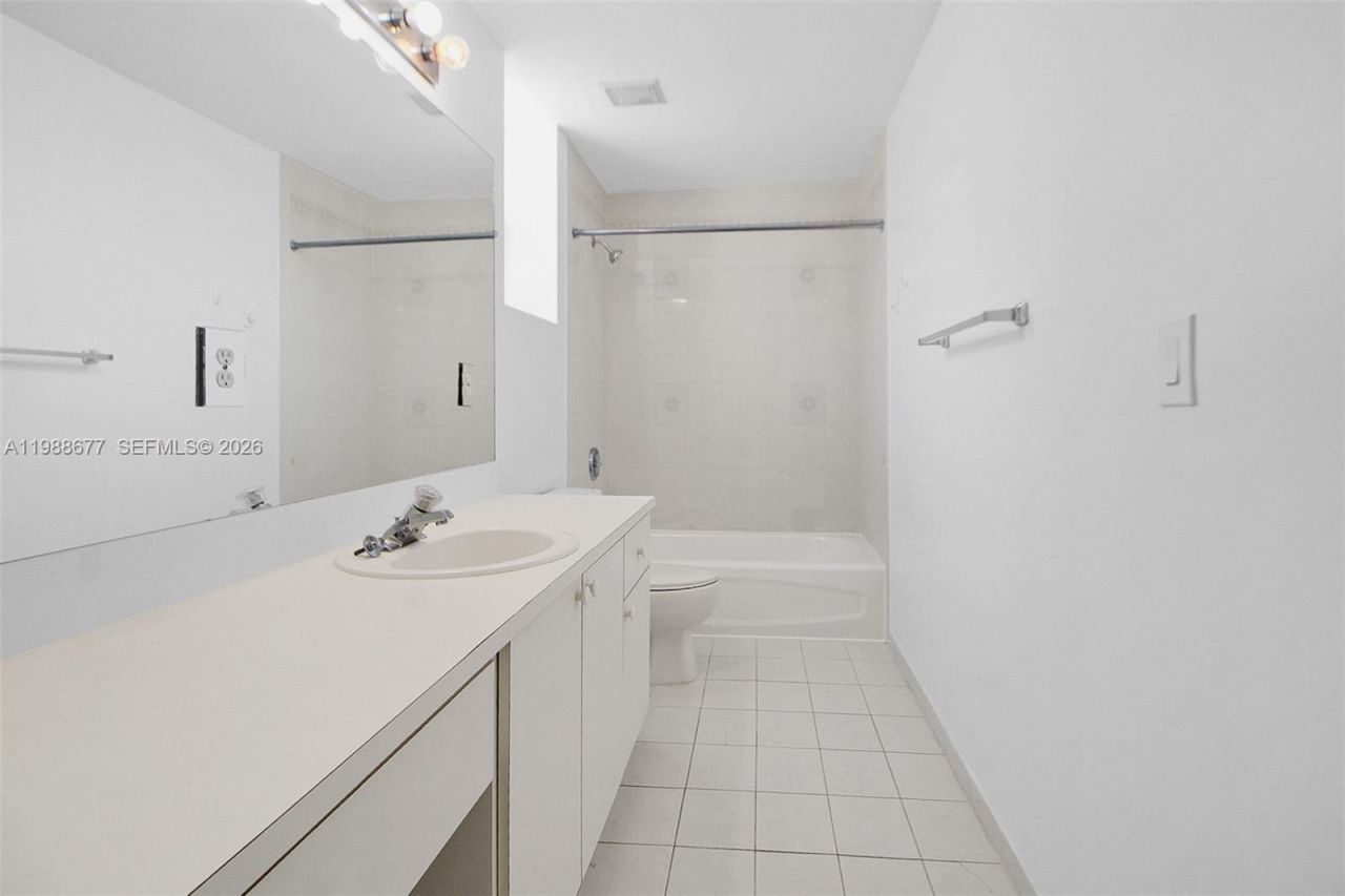 6320 NW 114 Ave, Unit 1224, Doral, FL 33178 Photo