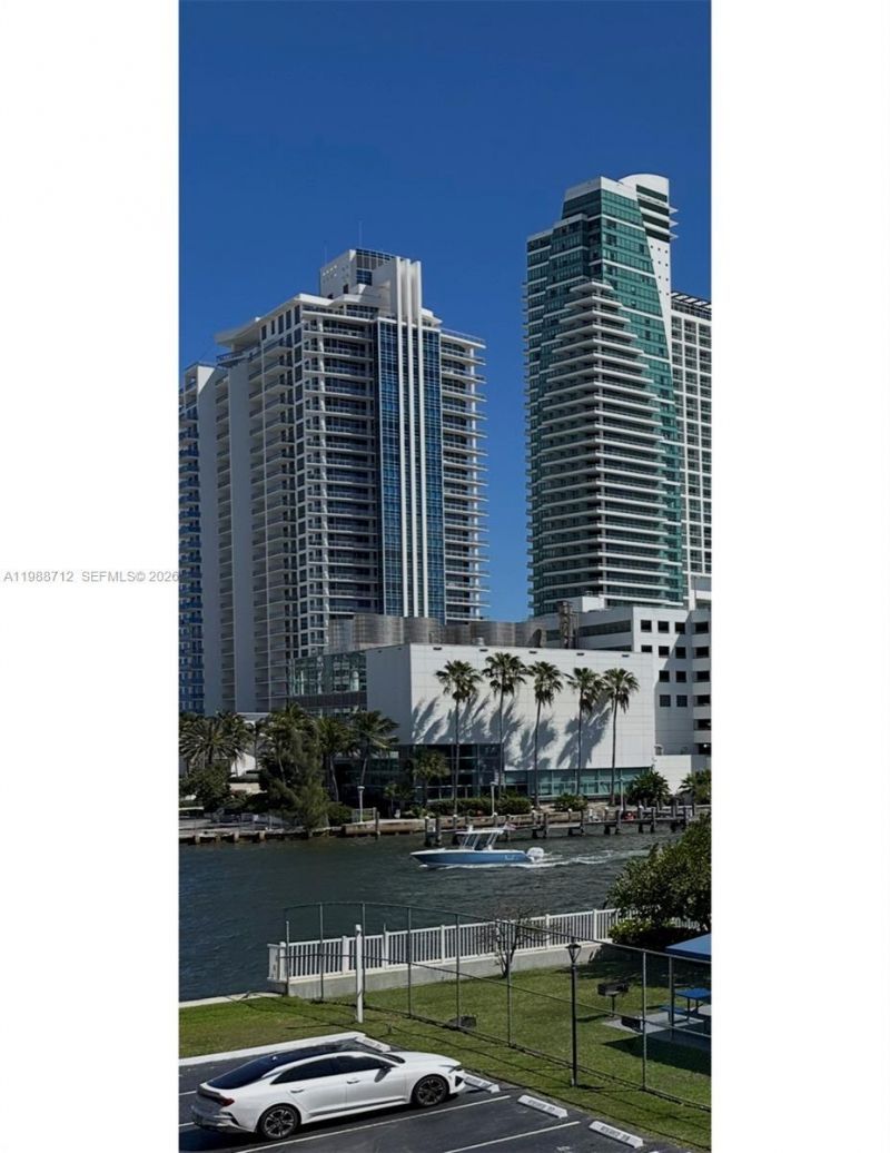 600 E Parkview Dr, Unit 316, Hallandale Beach, FL 33009 Photo